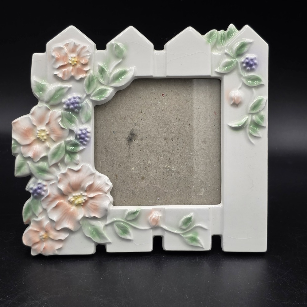 Vintage Fetco Picture Frame Country Flowers Some‎ Crazing